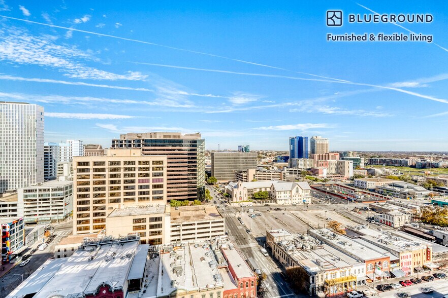 Building Photo - 501 Brazos St