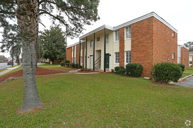 Primary Photo - Magnolia Square Apartments