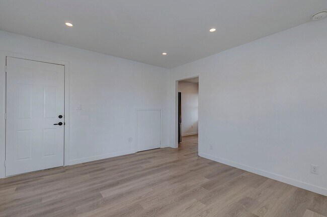 Building Photo - 619 A Ave