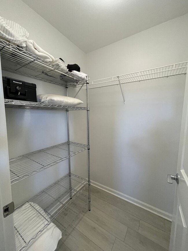 Building Photo - Fully Furnished 3 Bedroom/2.5 Bath Kahoma ...