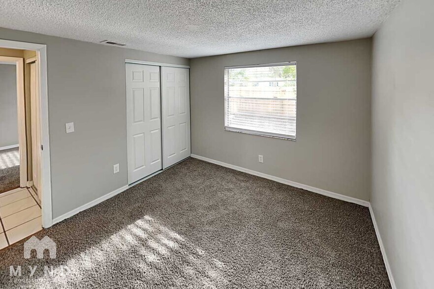 Building Photo - 6701 Village Grove Ct