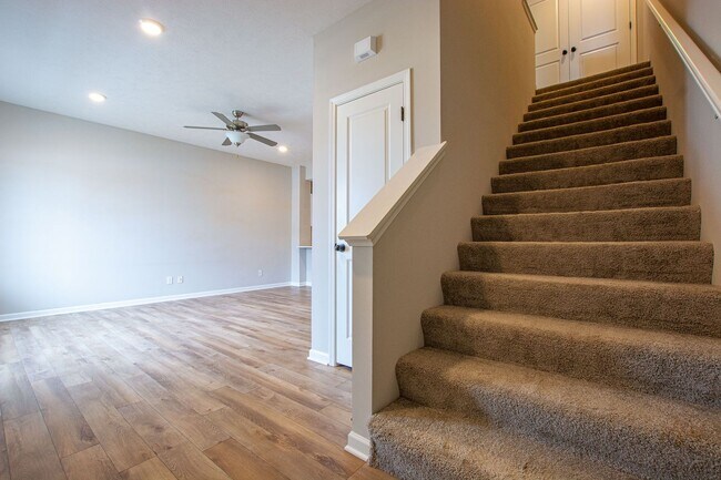 Building Photo - 2 Bedroom / 2.5 Bath Town Home Recently Built with Garage and Washer/Dryer!