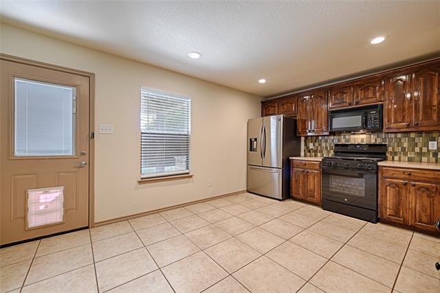 Building Photo - 6640 Friendsway Dr