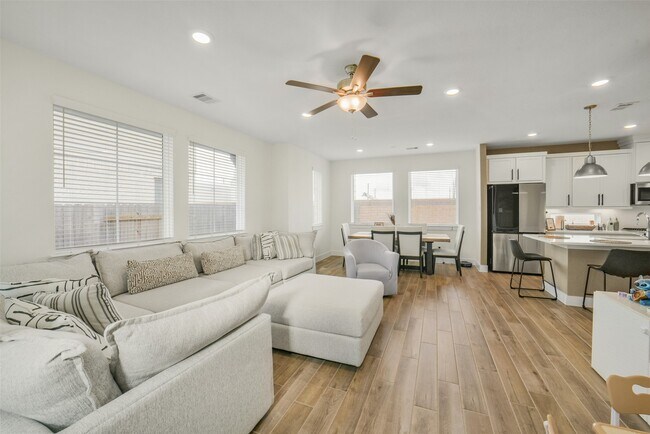 Building Photo - 7834 Swooping Swallow Ln