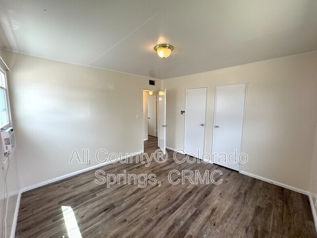 Building Photo - 607 Brookshire Ave