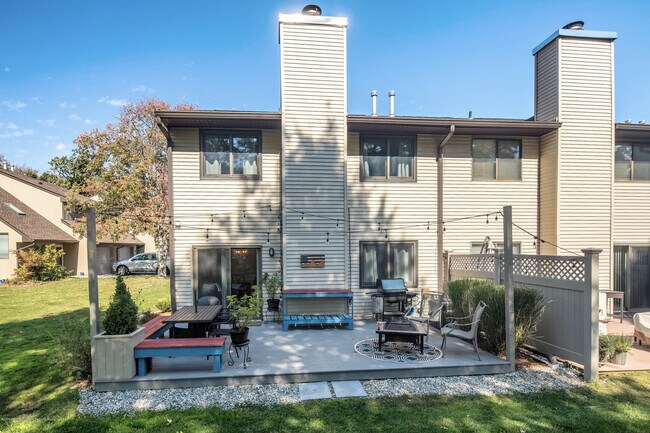 Building Photo - 59 Deer Path Ct