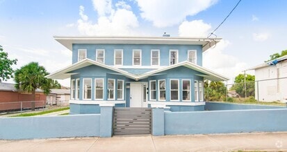 Building Photo - 815 6th St