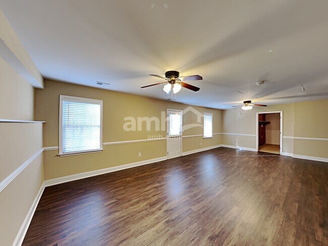 Building Photo - 1029 Chatsworth Ln