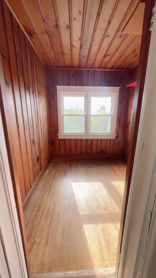 Building Photo - 2307 Windsor Ave