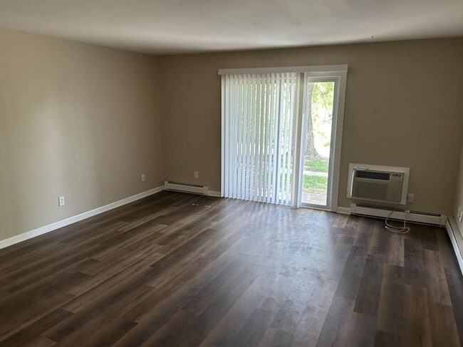 Building Photo - 6578 Lake Rd