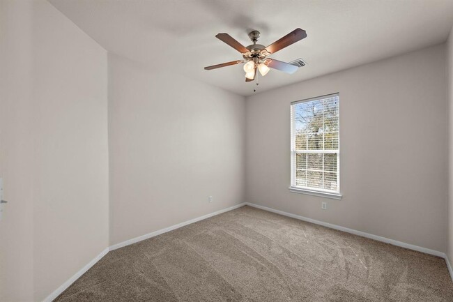 Building Photo - 1301 Horseback Hollow