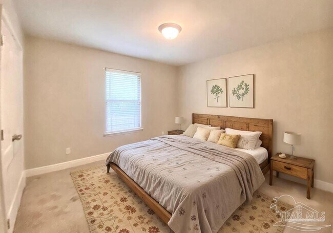 Building Photo - 8431 Ferlon Ave