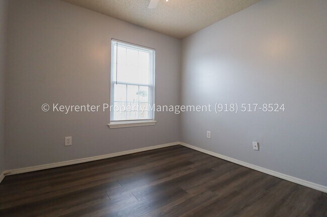 Building Photo - 3 Bed | 2 Bath in Owasso!