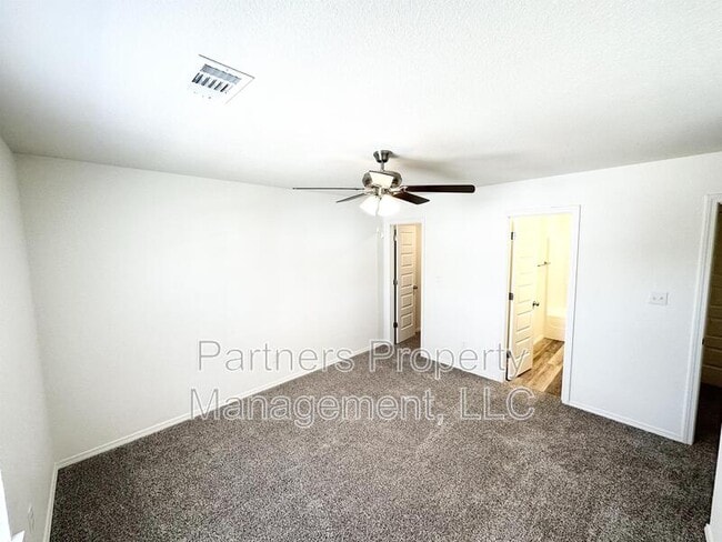 Building Photo - 875 S Amarillo Ave
