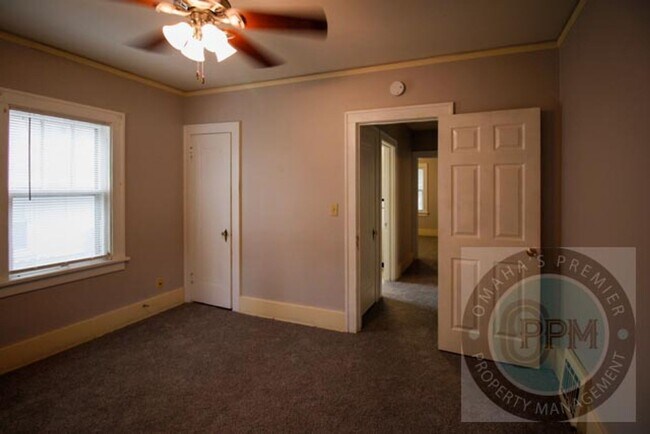 Building Photo - 3 Bed 1 Bath Located in Central Omaha