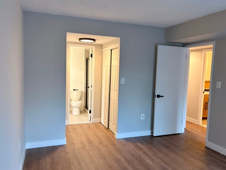 Master BD - 11557 Rolling Green Ct