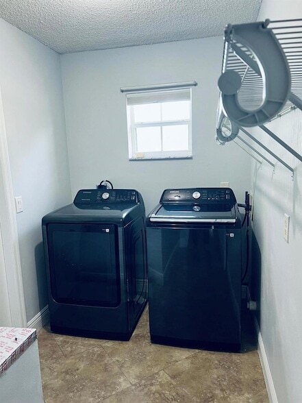 Building Photo - 1836 SE Fallon Dr