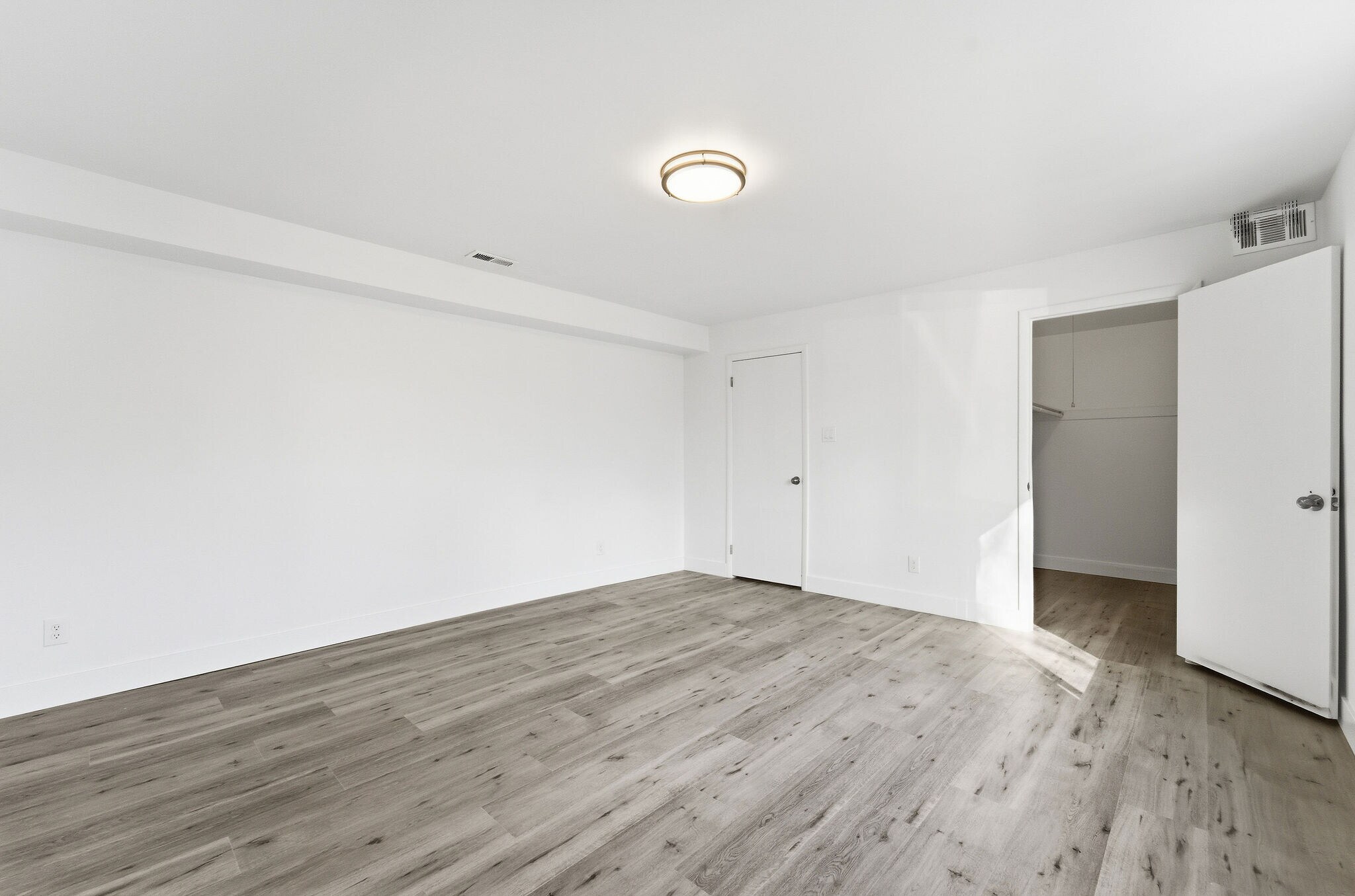 Building Photo - 113 Echelon Rd