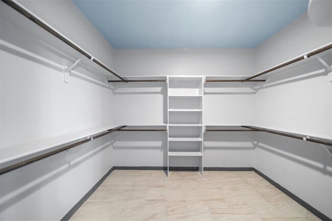 Building Photo - 13909 Stonewood Ct