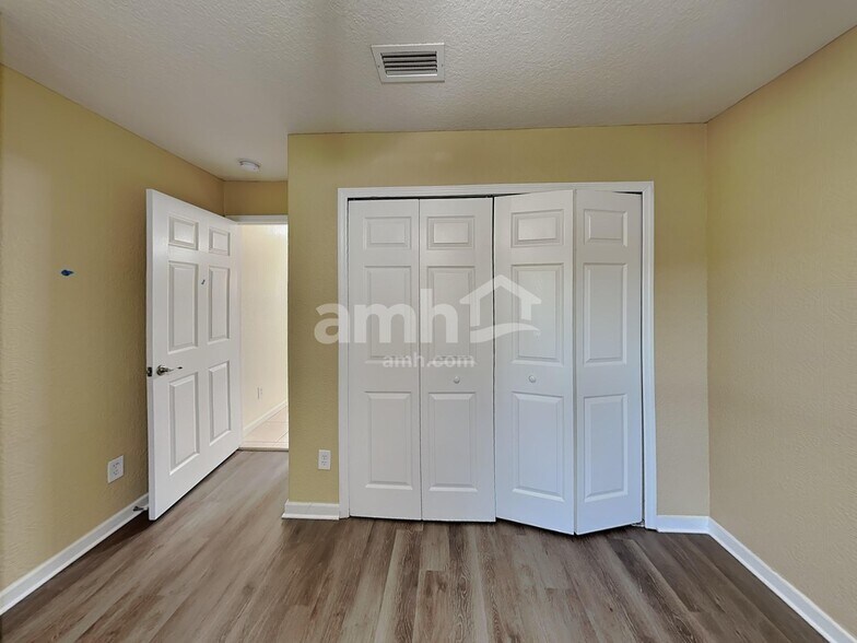 Building Photo - 3090 SW Boxwood Cir