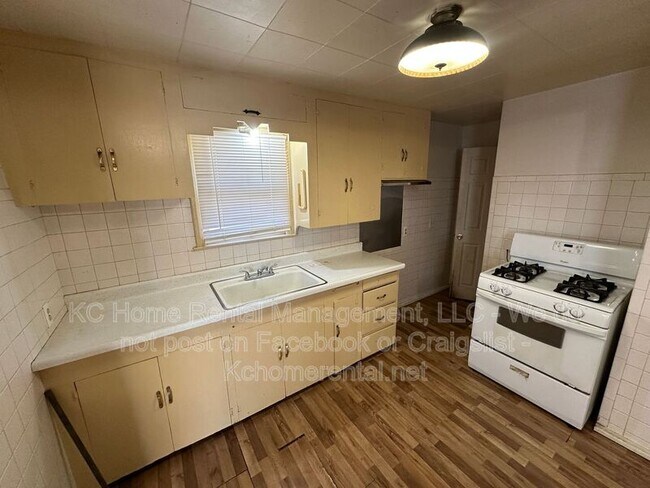 Building Photo - 2115 N 40 St