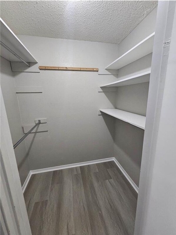 Building Photo - 1251 Henckley Ave