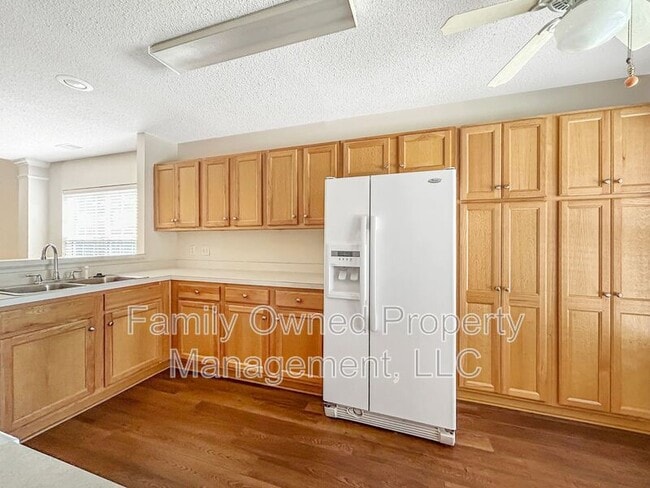 Building Photo - 112 Stewart Pl