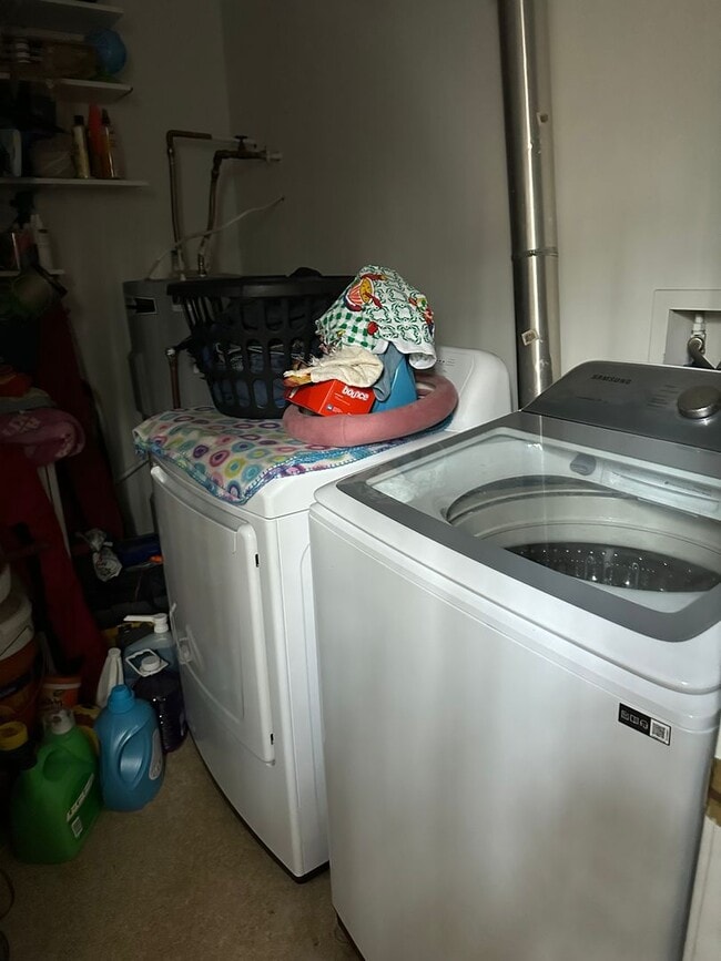 Building Photo - Albemarle Townhouse