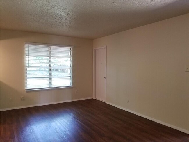Building Photo - 4502 Banbury Bend