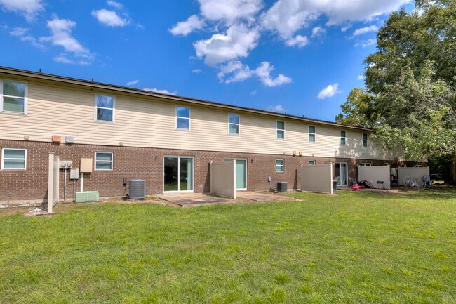 Building Photo - 1121 Alice Dr