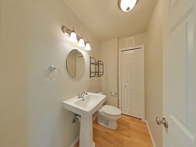 Building Photo - 4 Bedroom House ~ Willamette Landing ~ Cor...