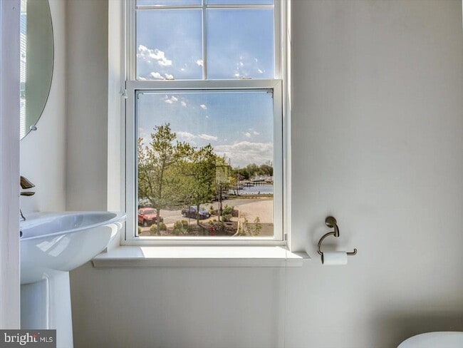 Building Photo - 510 Marshy Cv