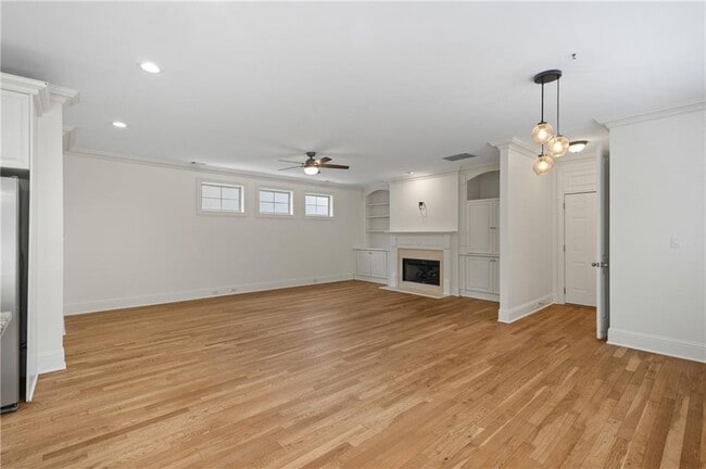 Building Photo - 319 Barbados Ln