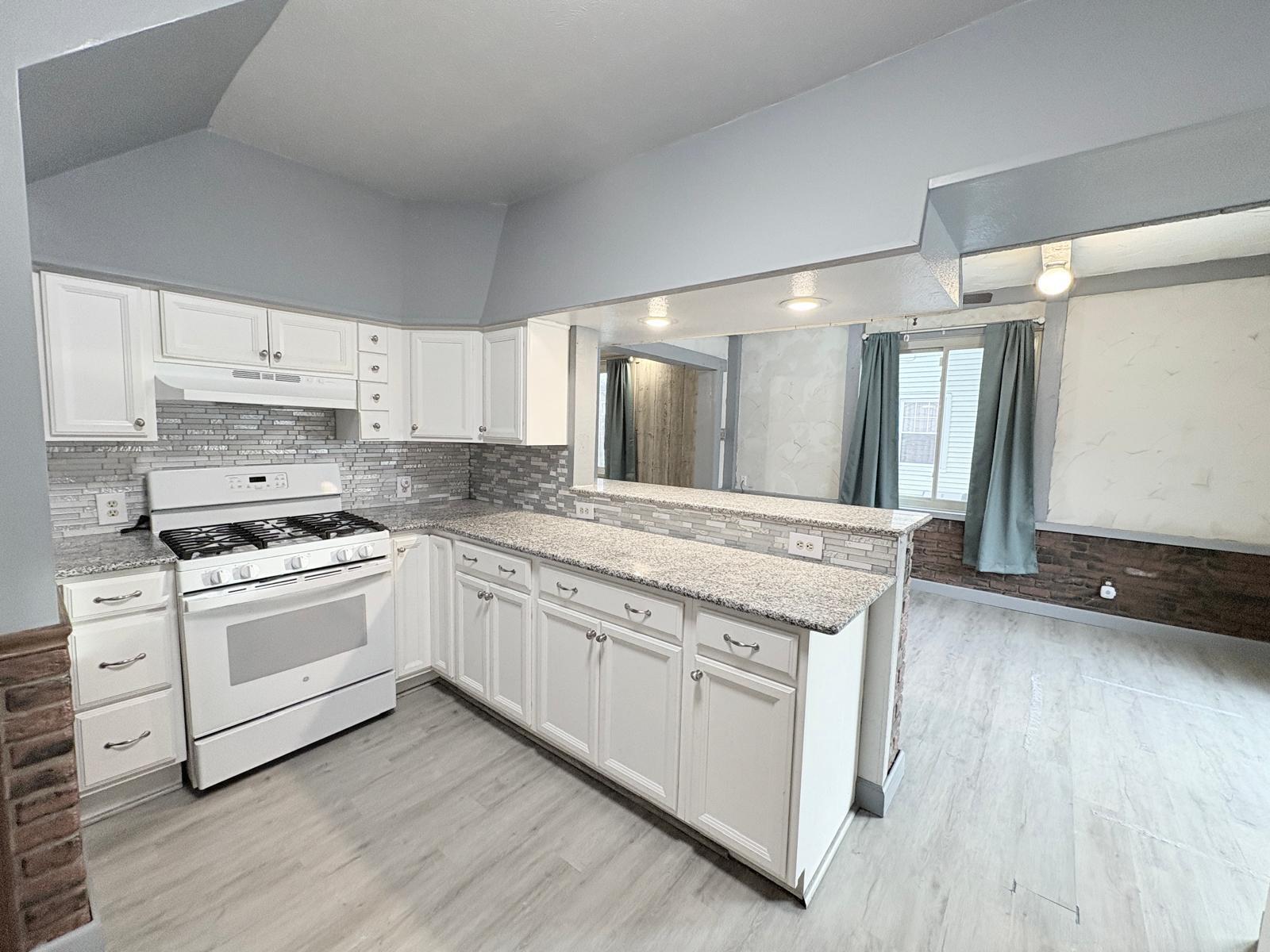 Building Photo - 3627 Hazelhurst Ave