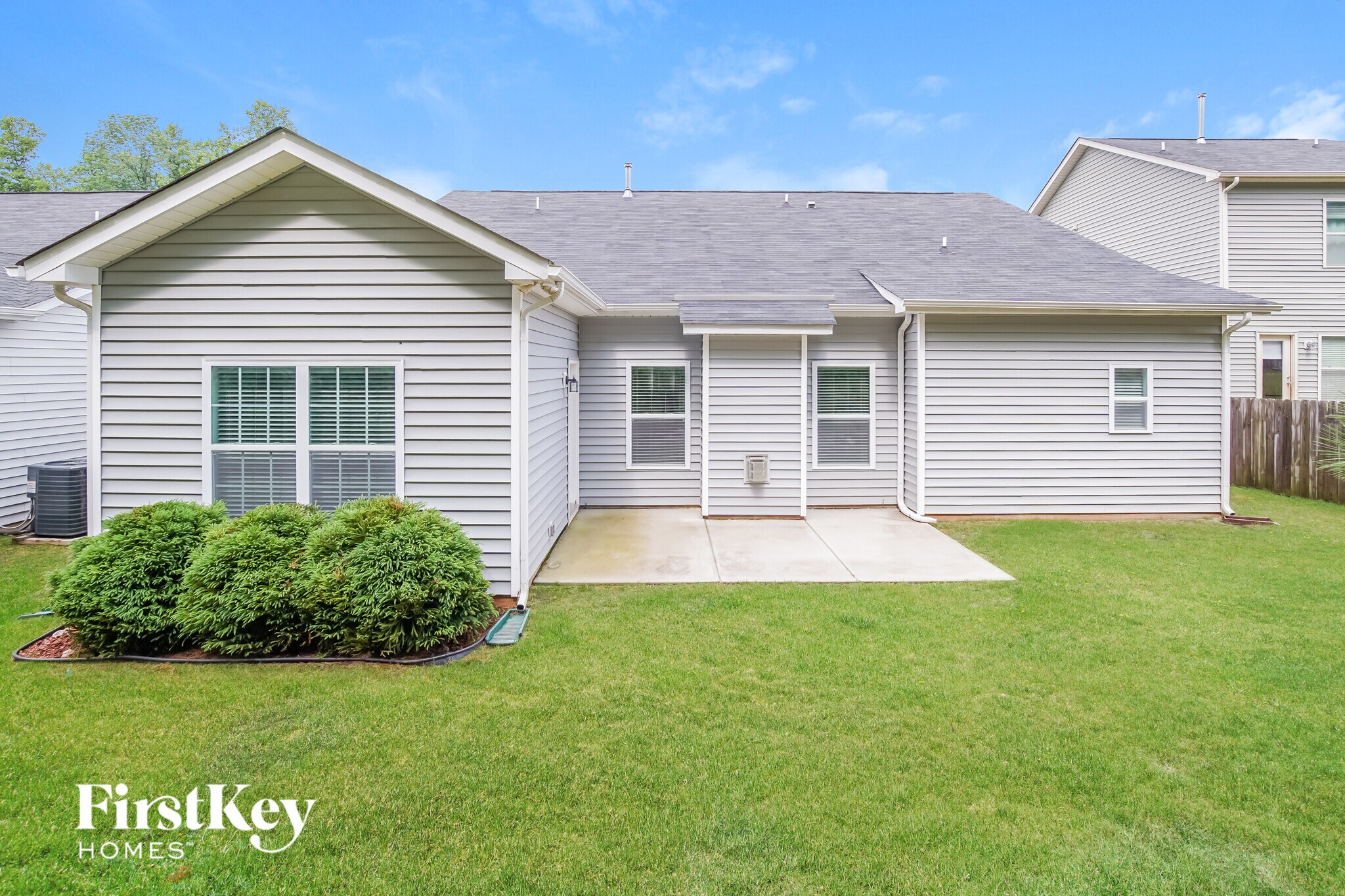 Building Photo - 214 Lakemont Dr