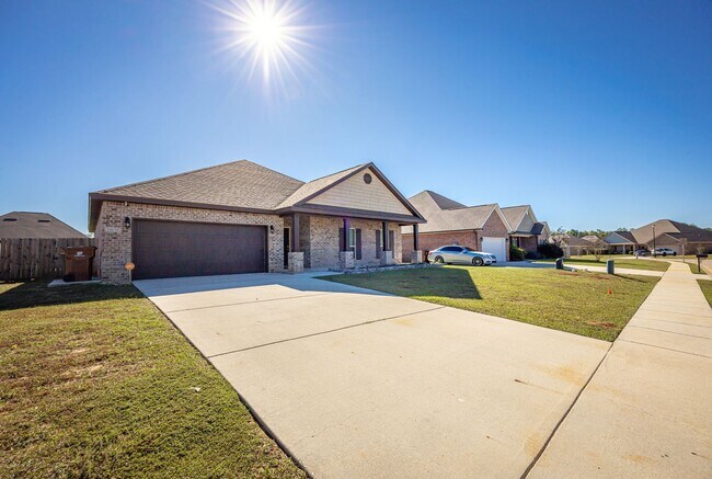 Building Photo - Beautiful 4 Bedroom 3 Bath Home!