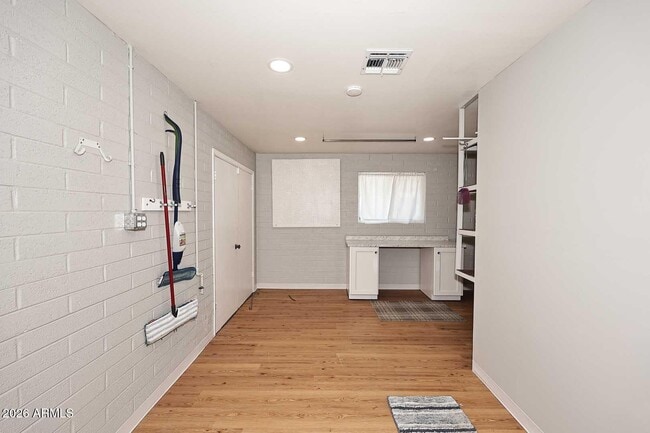 Building Photo - 10402 W Wininger Cir