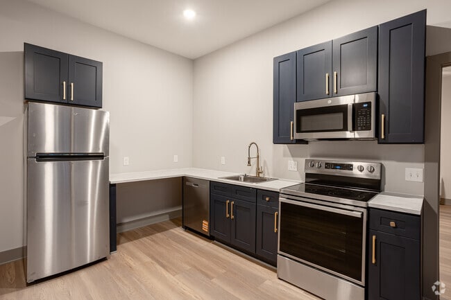 1BR, 1BA - 700SF - Kitchen