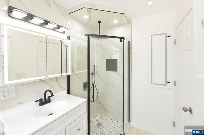 Building Photo - 300 NJ-17