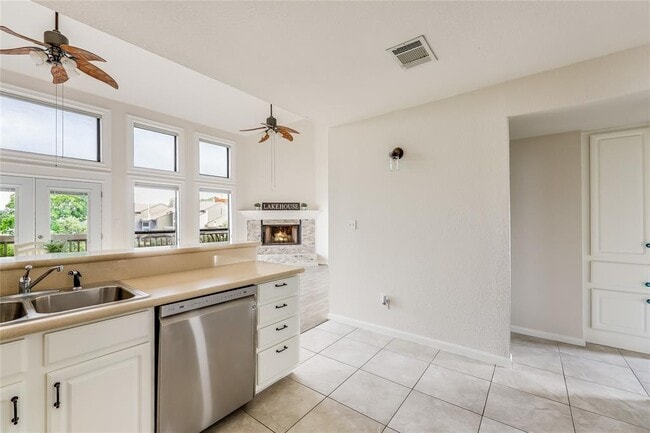 Building Photo - 169 Comanche Dr