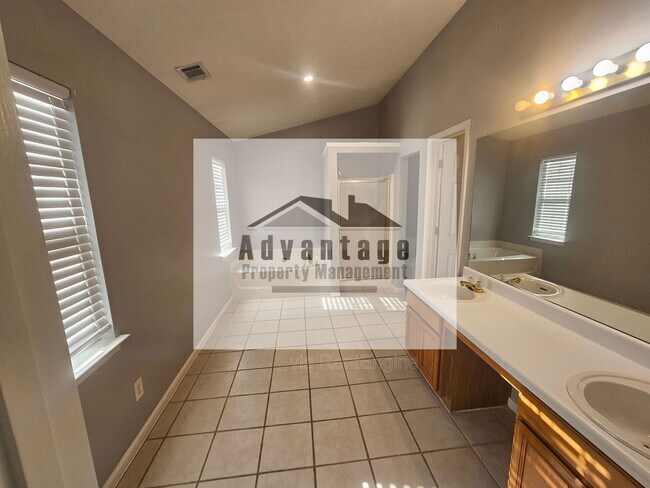 Building Photo - 2853 Da Vinci Blvd