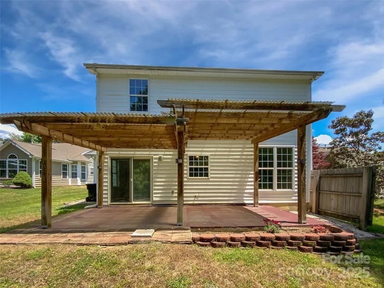 Building Photo - 1184 Lempster Dr NW
