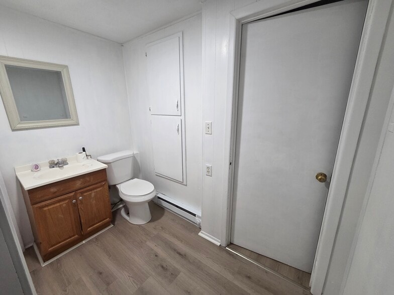 Building Photo - 24 Rocky Hill Ave