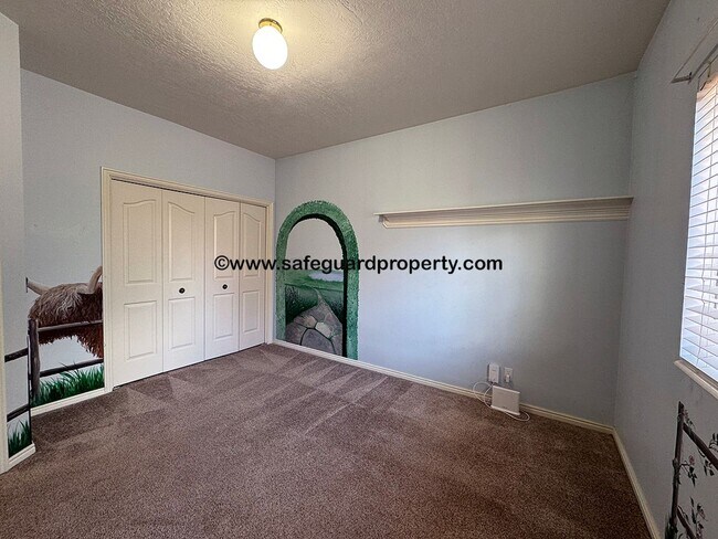 Building Photo - Wonderful 4 Bedroom Home with an Office in...