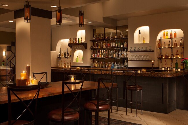 Building Photo - 7401 N Scottsdale Rd