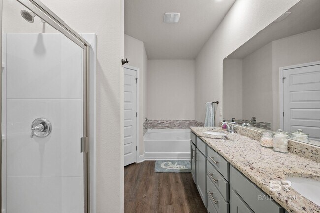Building Photo - 30955 Semper Dr