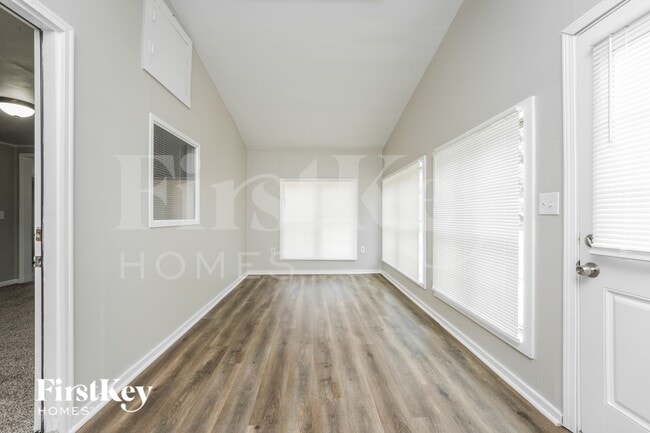 Building Photo - 1038 Adrian Cir SW