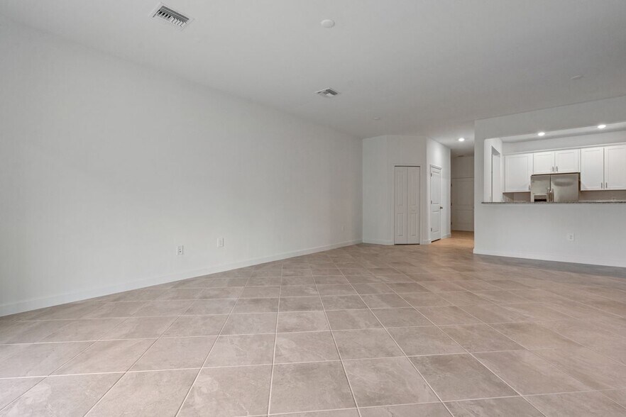 Building Photo - 14150 Gardeners Wy