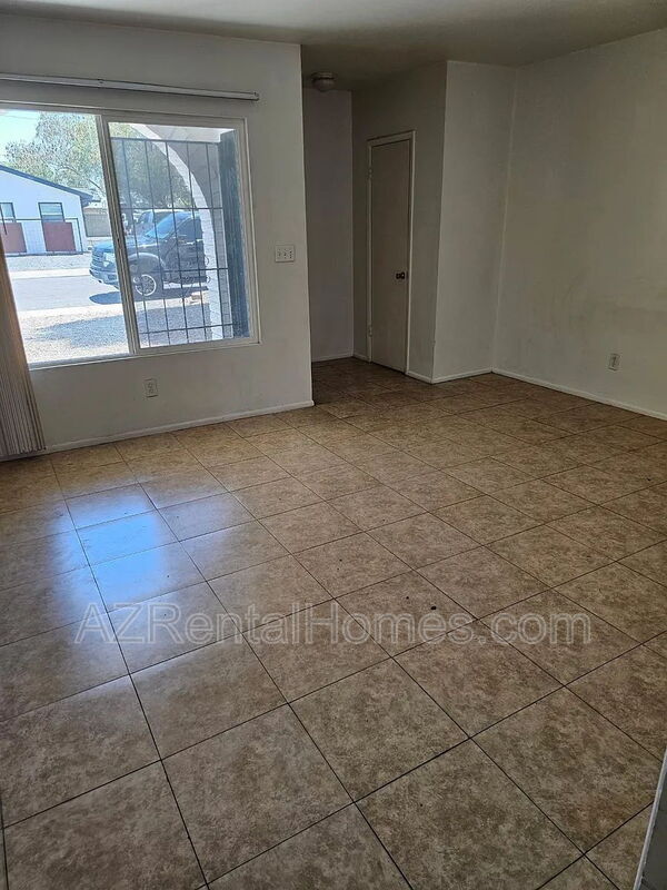 Building Photo - 6820 E Avalon Dr