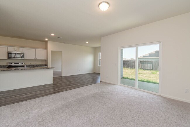 Building Photo - 1004 Wild Enclave Ln